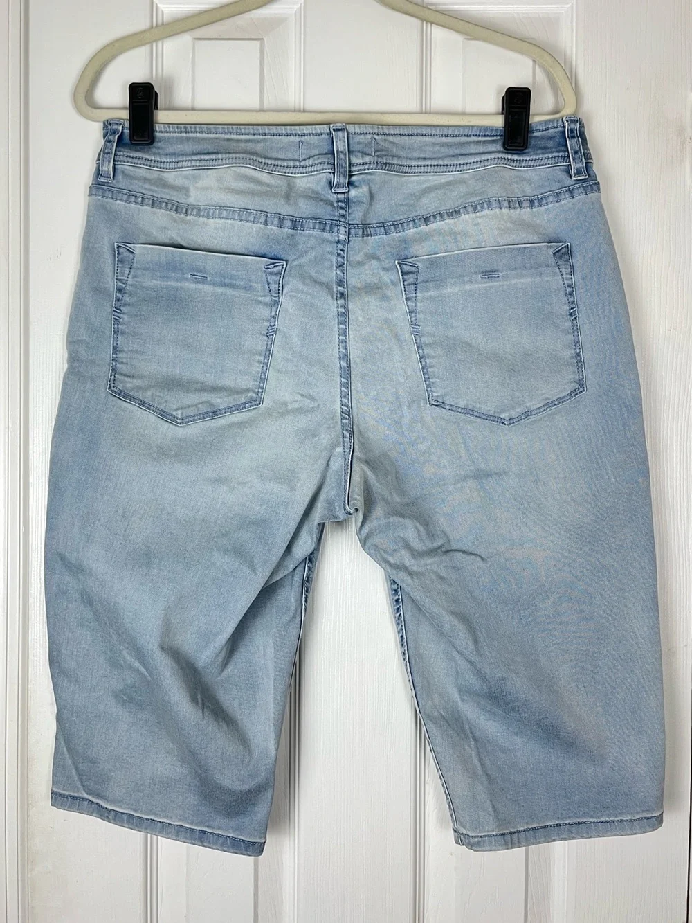 Tommy Bahama Denim Fade Away Wash Clam Digger Shorts Sz 14 Bermuda Modest